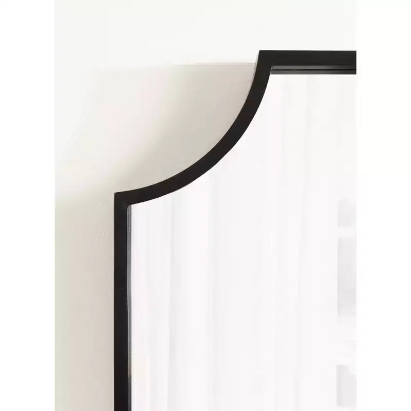 Kate and Laurel Travis Scalloped Arch Framed Wall Mirror